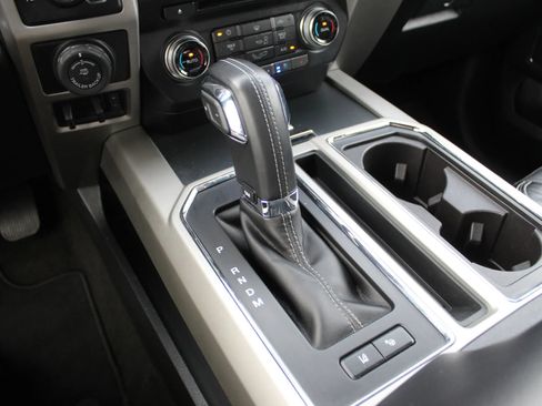 Used 2018 Ford F150 Lariat w/ Equipment Group 502A Luxury AWD/4WD image 18