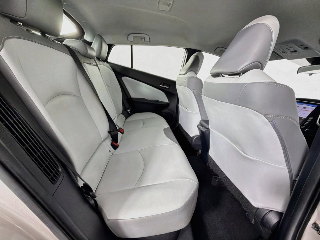 Used 2020 Toyota Prius Prime XLE FWD image 29
