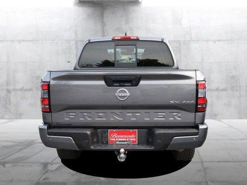 Used 2022 Nissan Frontier SV w/ SV Premium Package AWD/4WD image 6