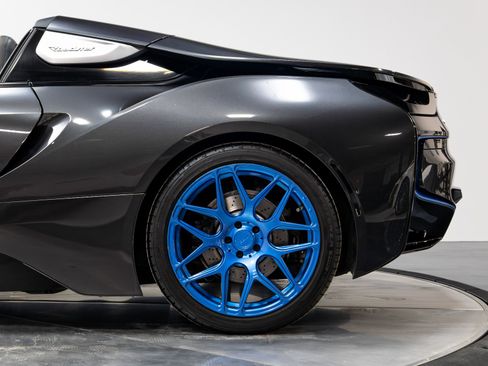Used 2019 BMW i8 Roadster image 31