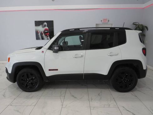 Used 2018 Jeep Renegade Trailhawk AWD/4WD image 5