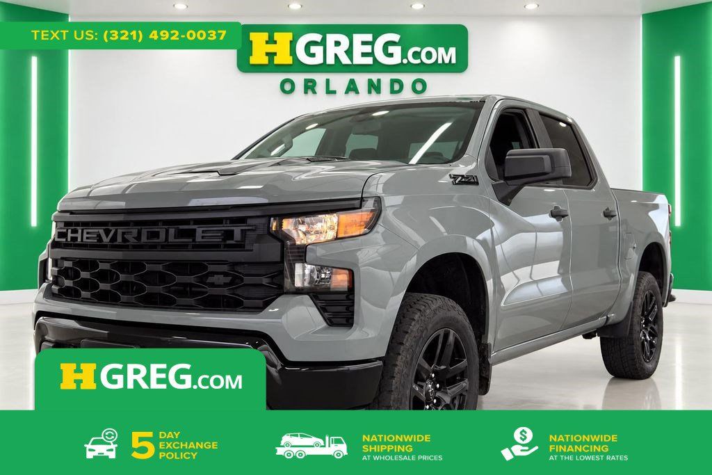 Used 2024 Chevrolet Silverado 1500 Custom Trail Boss w/ Dark Appearance Package AWD/4WD image 1