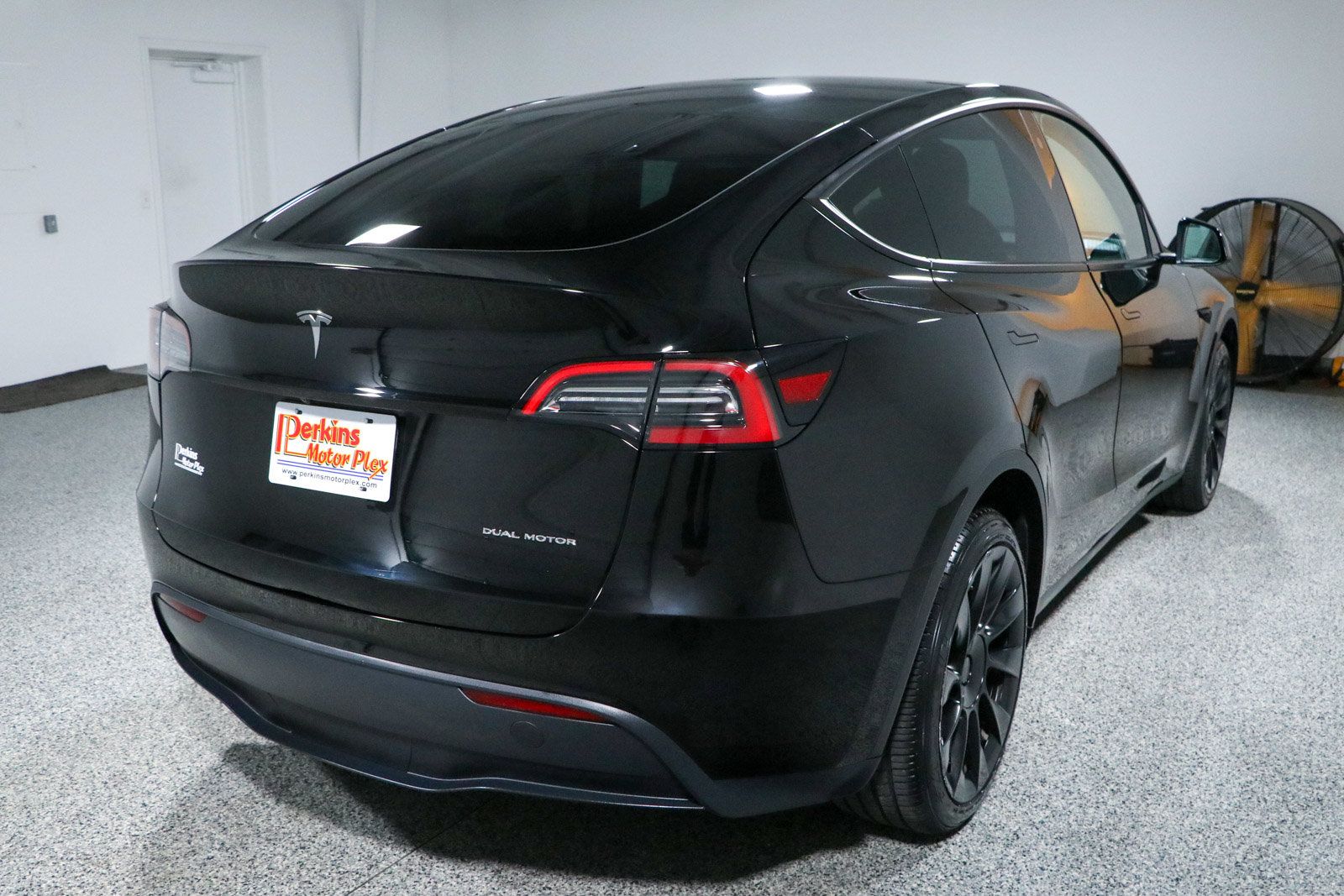 Used 2023 Tesla Model Y Long Range AWD/4WD image 7