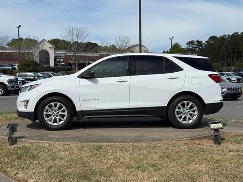 Used 2019 Chevrolet Equinox LS image 4