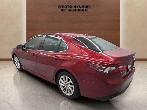 Used 2022 Toyota Camry LE FWD image 4