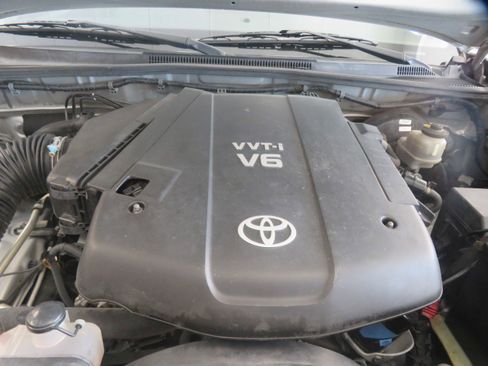 Used 2010 Toyota Tacoma PreRunner image 49