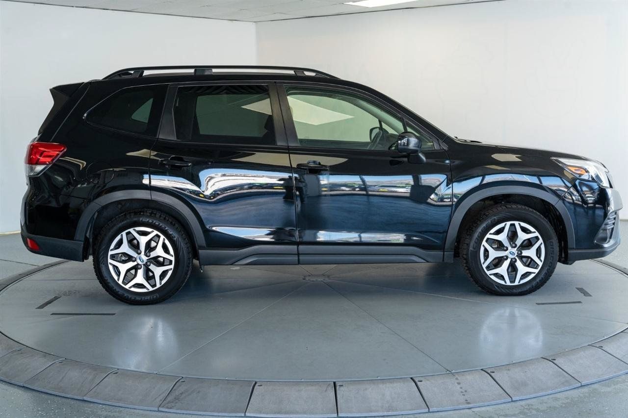 Used 2024 Subaru Forester Premium AWD/4WD image 8