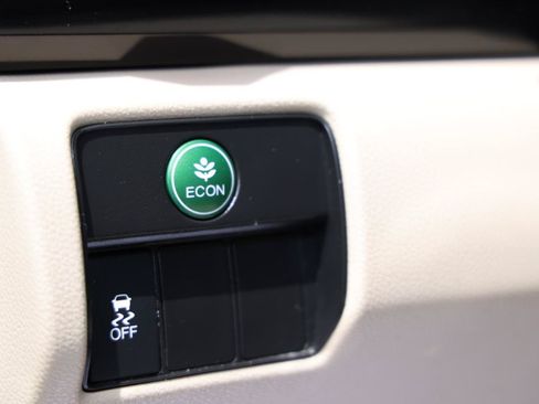 Used 2017 Honda Accord LX image 22