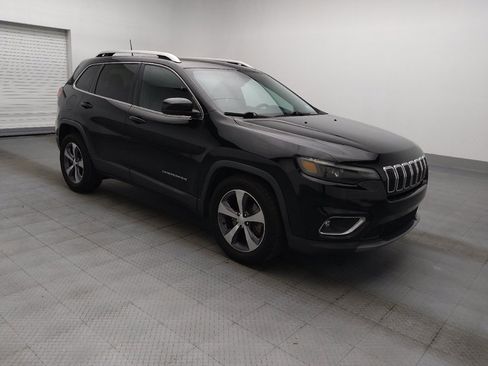 Used 2019 Jeep Cherokee Limited FWD image 11
