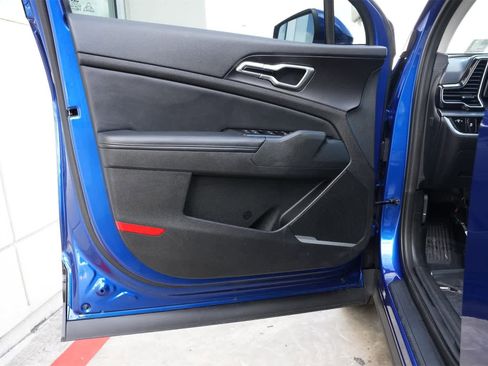 Used 2023 Kia Sportage EX image 18