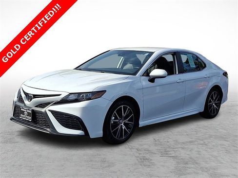 Certified 2024 Toyota Camry SE image 3
