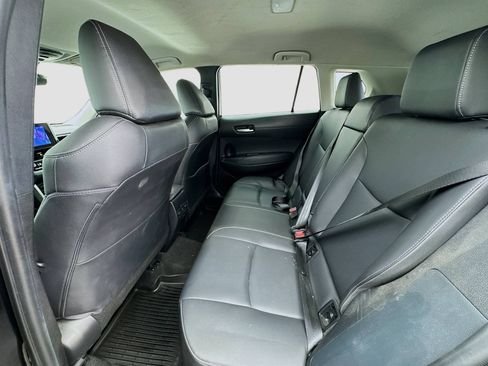 Used 2023 Toyota Corolla Cross XLE image 15