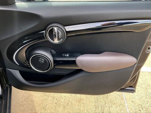 Used 2016 MINI Cooper S image 21