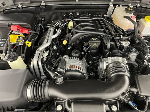 Used 2022 Jeep Gladiator Sport image 22