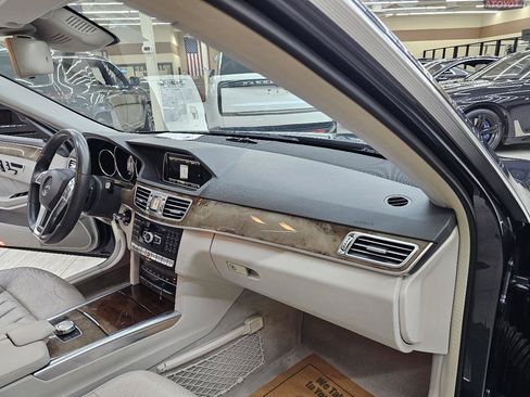 Used 2014 Mercedes-Benz E 550 4MATIC Sedan image 20
