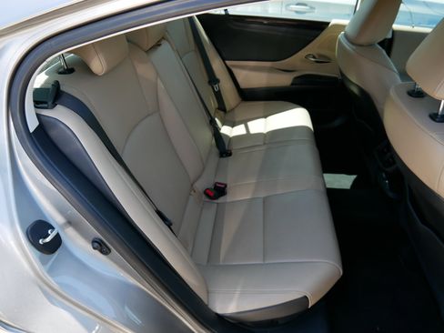 Used 2021 Lexus ES 300h w/ Premium Package image 3