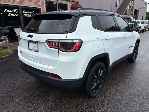 Used 2023 Jeep Compass Latitude w/ Convenience Group AWD/4WD image 30