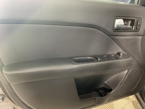 Used 2010 Ford Fusion SE image 26