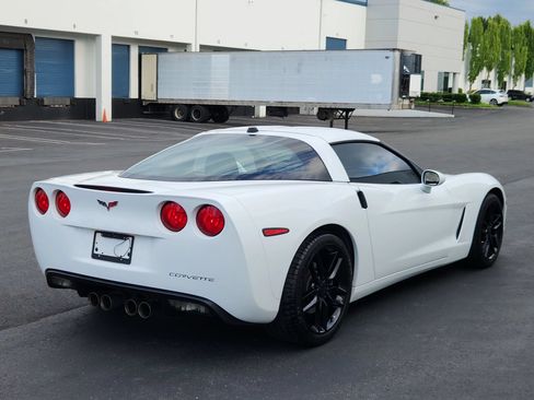 Used 2005 Chevrolet Corvette Coupe w/ Preferred Equipment Group RWD image 4