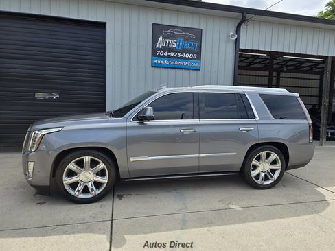 Used 2019 Cadillac Escalade Premium Luxury RWD image 5