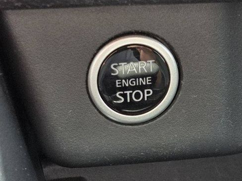 Used 2022 Nissan Rogue SV AWD/4WD image 26