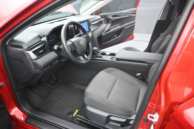 Used 2025 Toyota Camry LE FWD image 15