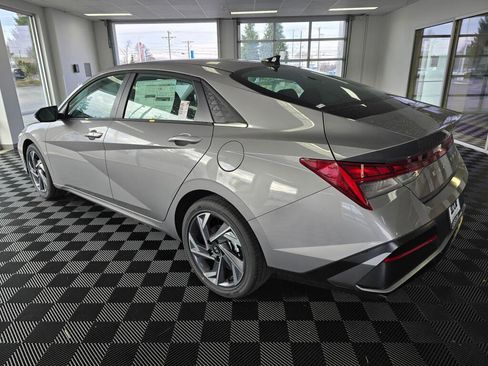 New 2026 Hyundai Elantra Limited image 7