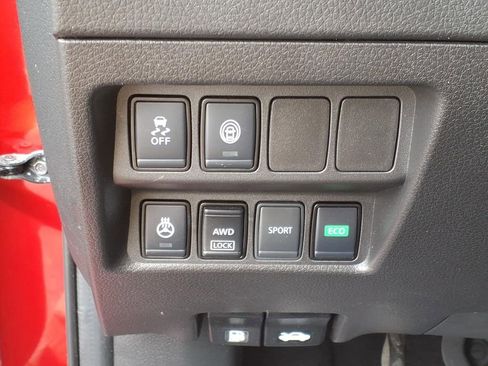 Used 2021 Nissan Rogue Sport SV AWD/4WD image 18