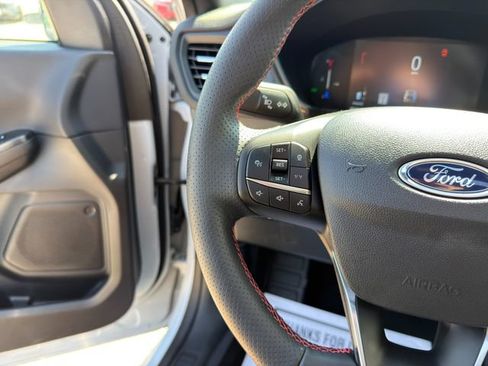Used 2025 Ford Escape ST-Line w/ Tech Pack #1 FWD image 40