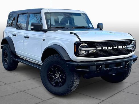 Used 2024 Ford Bronco Wildtrak image 2