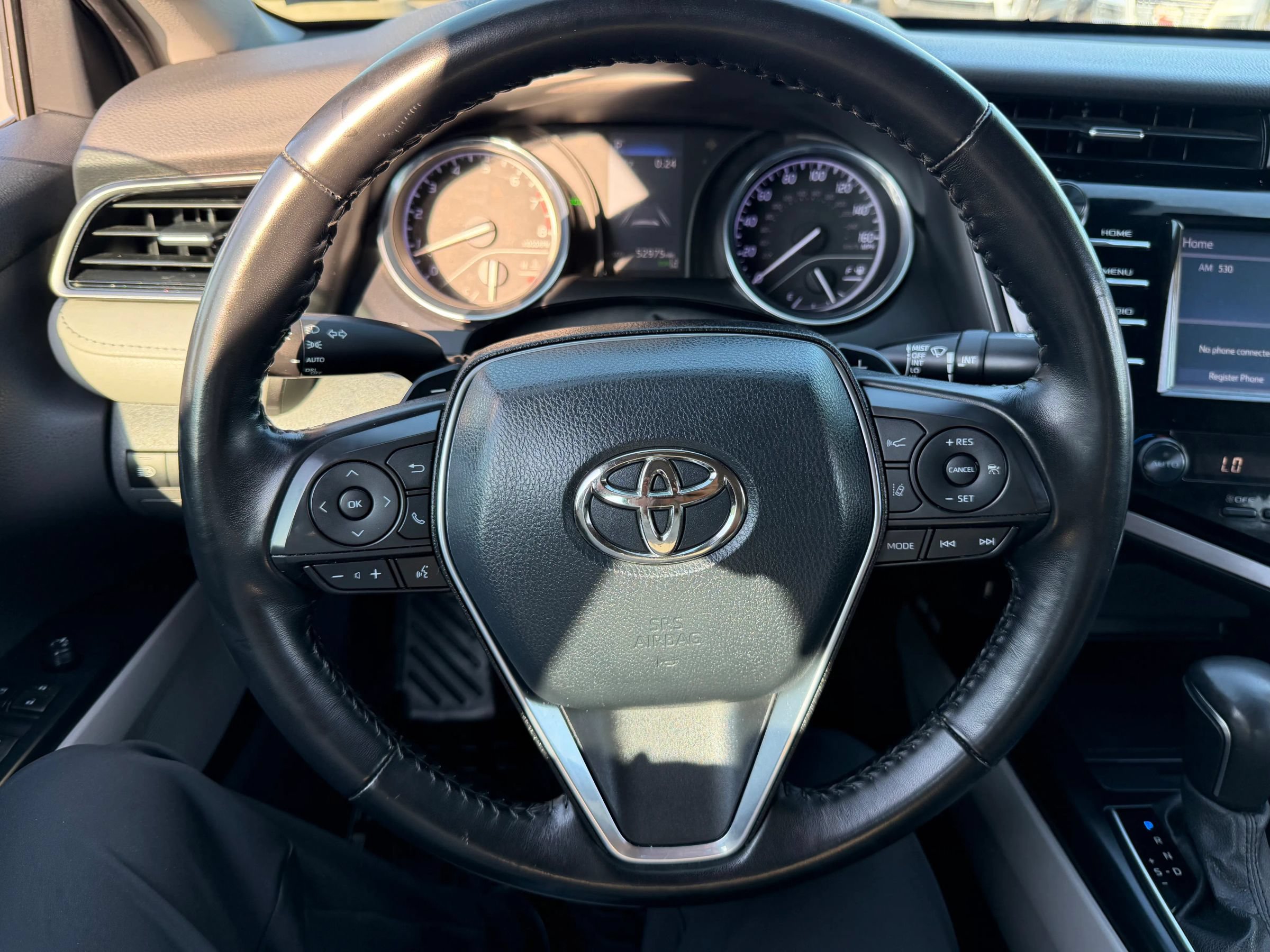 Used 2020 Toyota Camry SE w/ Convenience Package FWD image 17