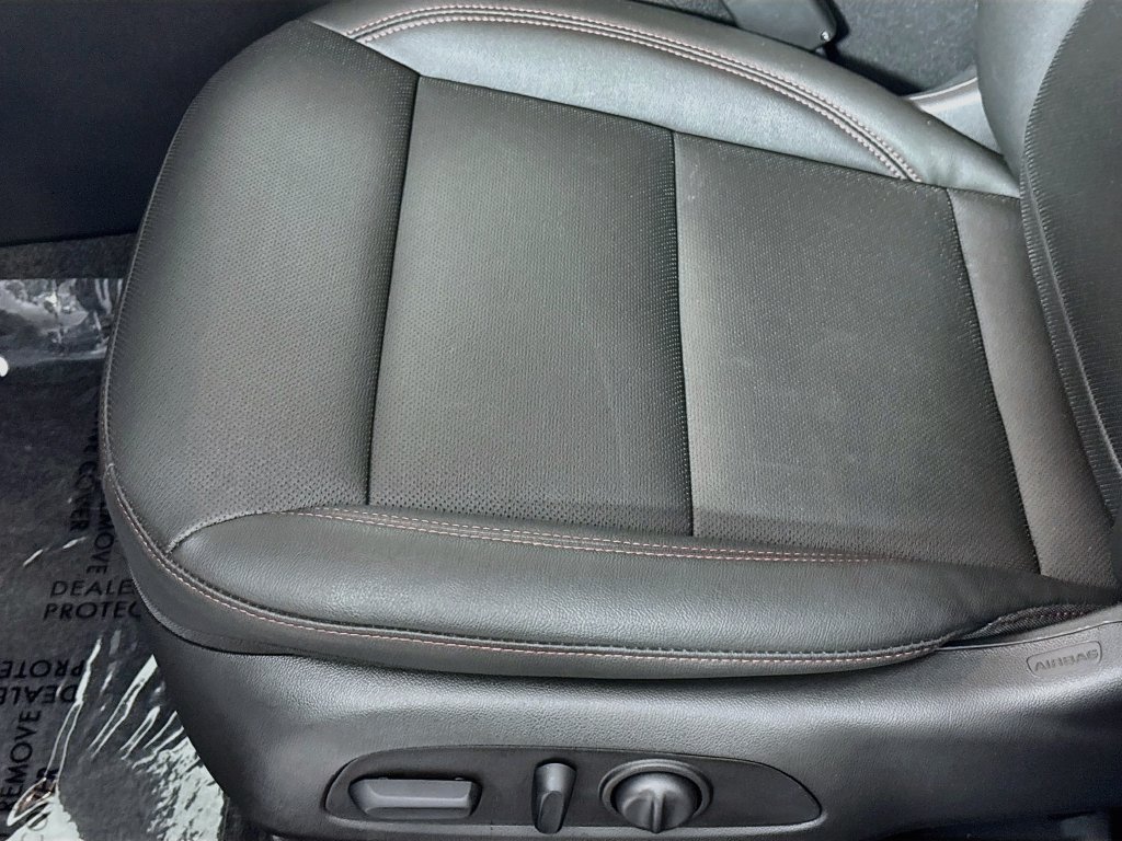Certified 2026 Chevrolet Trax RS w/ Sunroof Package FWD image 20