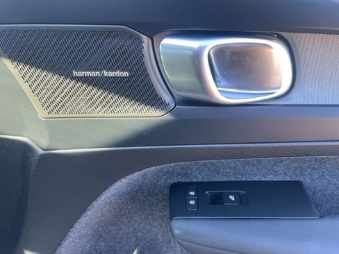 New 2025 Volvo XC40 B5 Ultra w/ Climate Package image 26