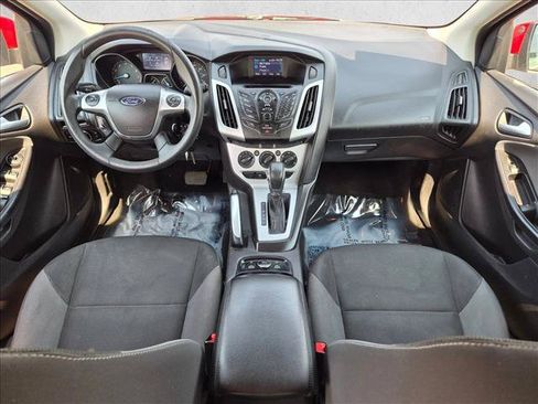Used 2014 Ford Focus SE w/ SE Winter Package FWD image 17