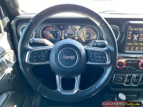 Used 2019 Jeep Wrangler Unlimited Sahara image 16