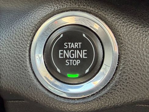 Used 2021 Buick Envision Essence AWD/4WD image 19