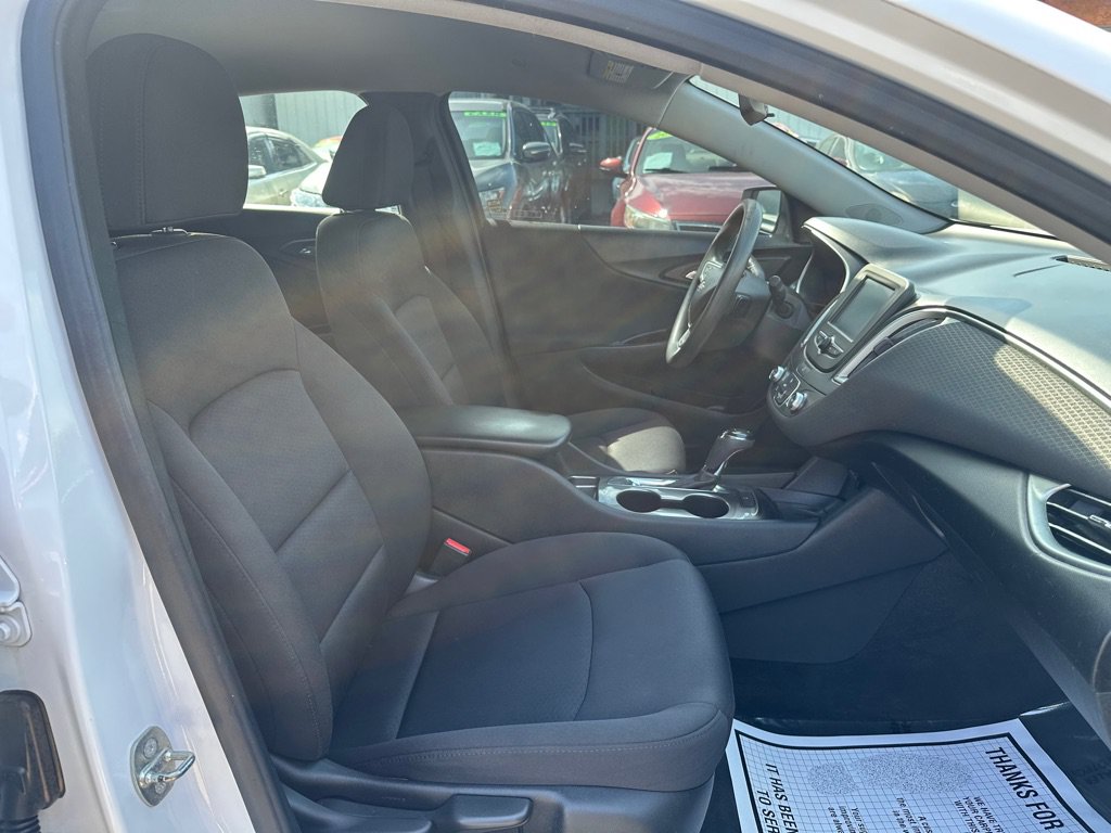 Used 2018 Chevrolet Malibu LS FWD image 13