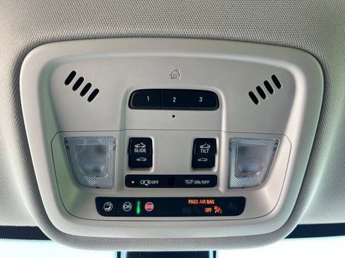 Used 2021 Chevrolet Traverse Premier w/ Redline Edition AWD/4WD image 40