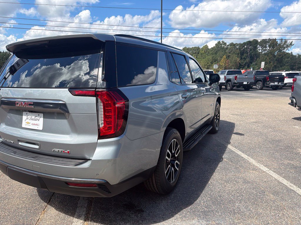Used 2024 GMC Yukon AT4 AWD/4WD image 5