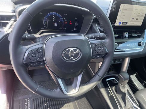 Used 2024 Toyota Corolla Cross XLE w/ Convenience Package FWD image 14