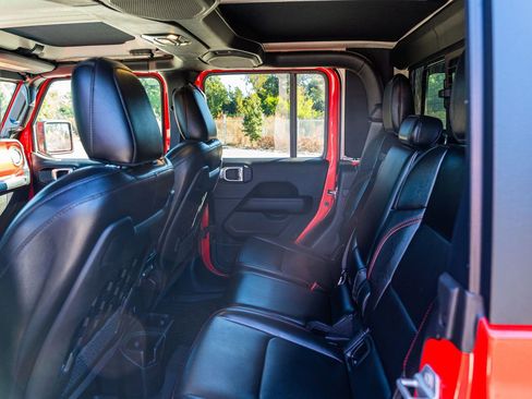 Used 2023 Jeep Gladiator Rubicon w/ LED Lighting Group image 18