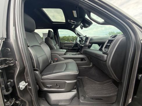 Used 2025 RAM 2500 Limited AWD/4WD image 24