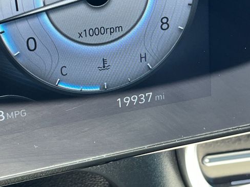 Used 2025 Hyundai Elantra Limited image 43