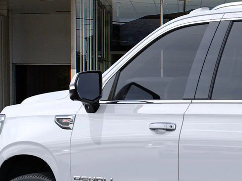 New 2026 GMC Yukon XL Denali w/ Denali Reserve Package image 12