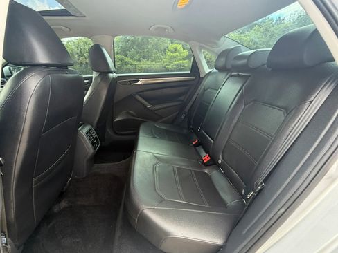 Used 2016 Volkswagen Passat 1.8T SE FWD image 31