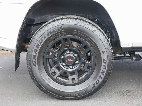 Certified 2024 Toyota 4Runner TRD Off-Road Premium w/ Moonroof Package AWD/4WD image 28