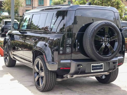 New 2026 Land Rover Defender 110 X-Dynamic SE AWD/4WD image 4