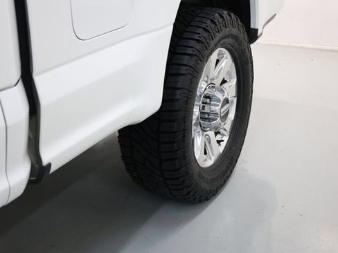 Used 2022 Ford F350 Platinum w/ FX4 Off-Road Package AWD/4WD image 72