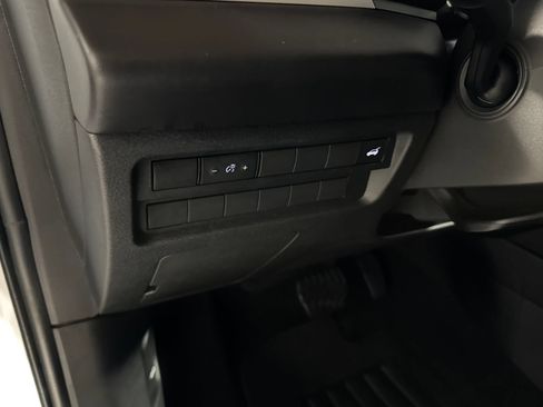 Used 2023 Mitsubishi Outlander SE AWD/4WD image 18