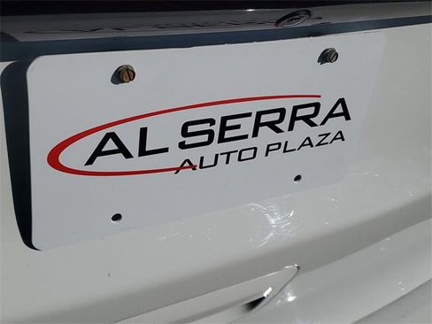 Used 2022 Chrysler Pacifica Touring-L image 7